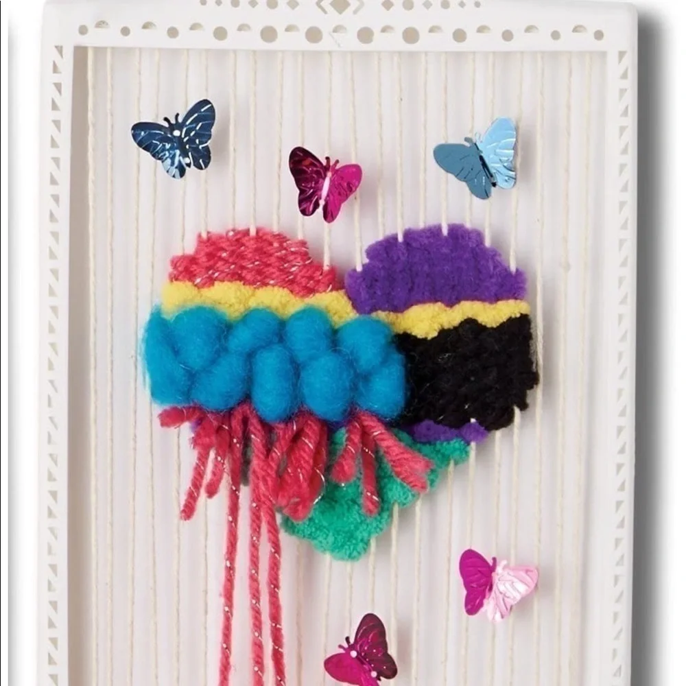 Klutz yarn art craft kit set, NEW IN BOX